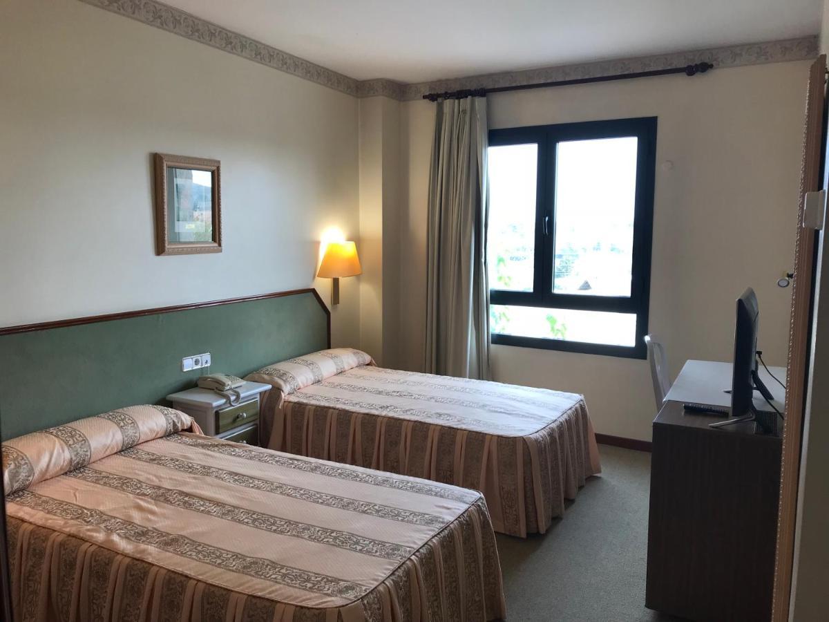 Hotel Magallon Каспе Экстерьер фото